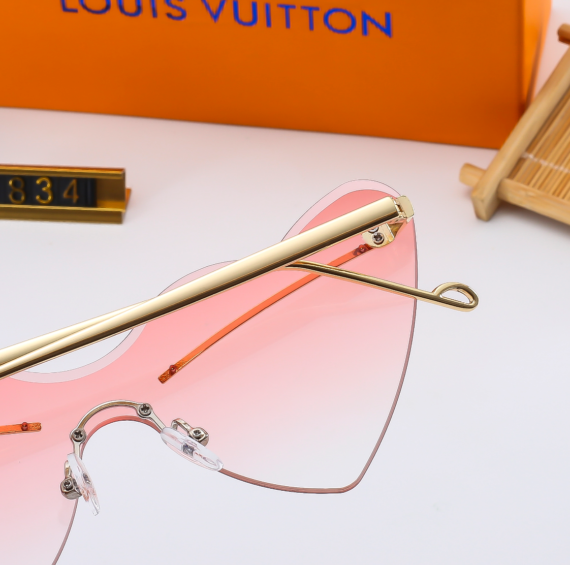 4 color fashion triagnel temple flat glasses