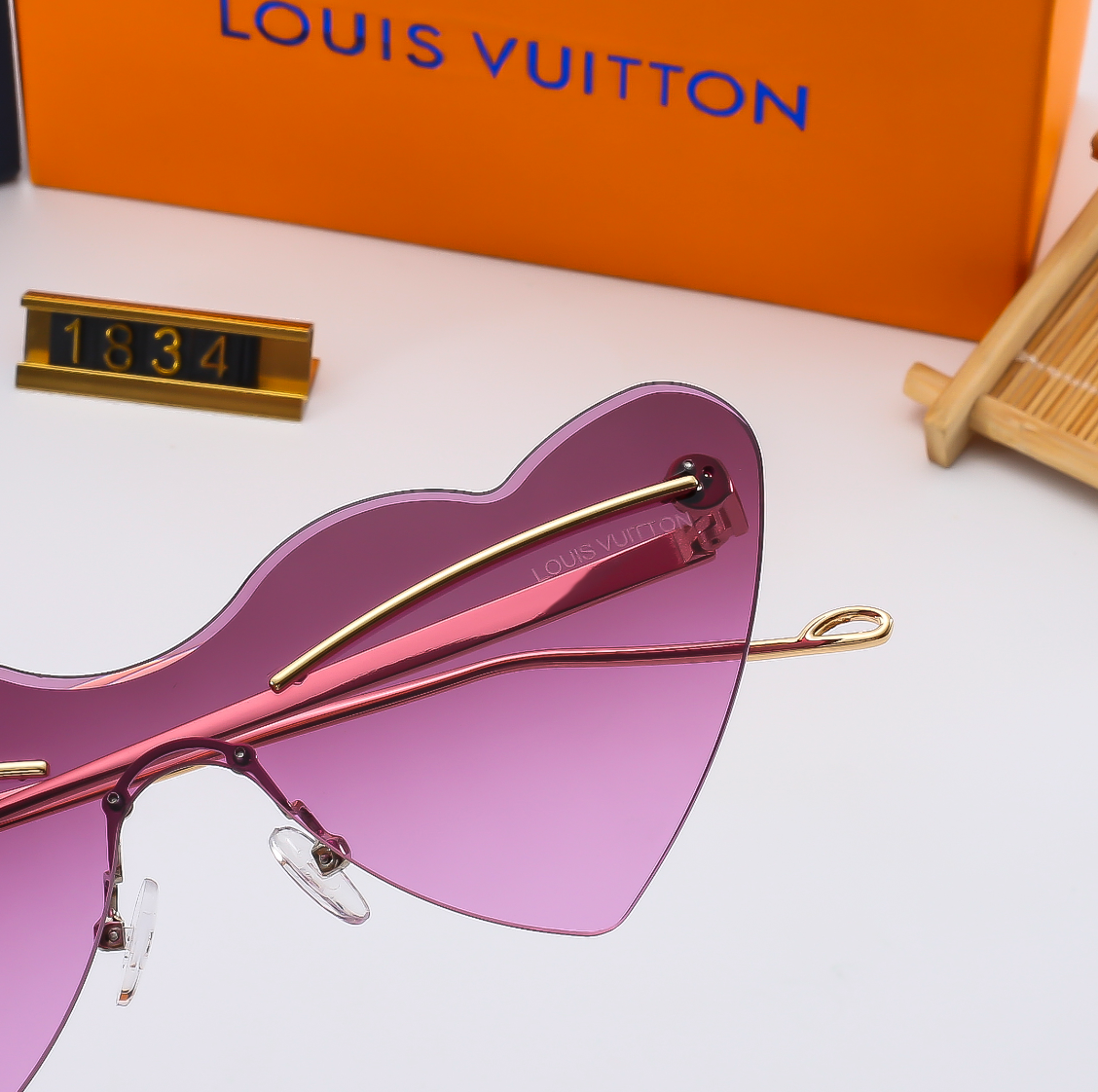 4 color fashion triagnel temple flat glasses