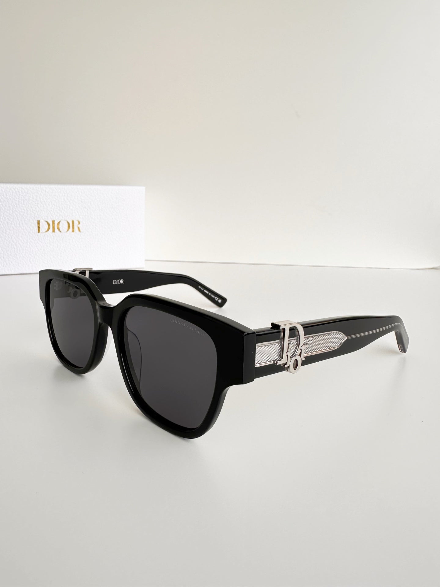 4-color limited edition high-end trendy sunglasses