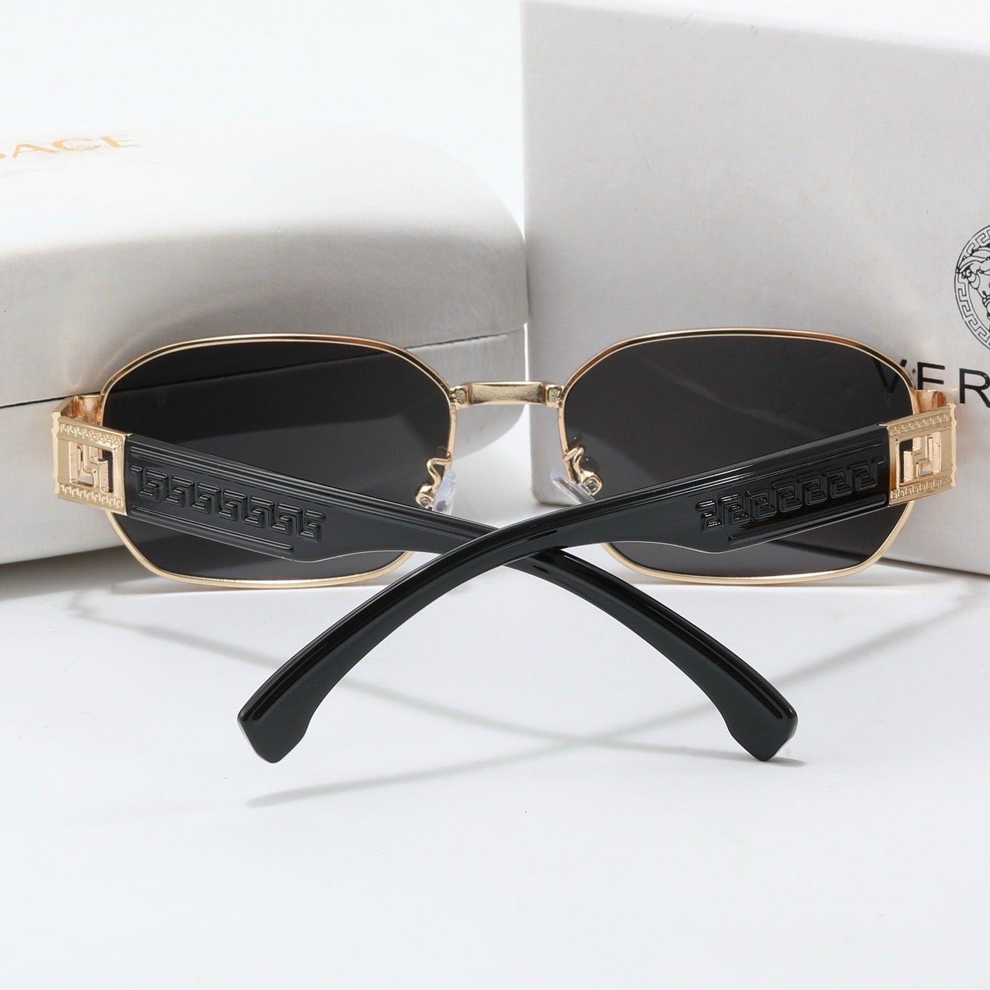 4 colors personalized trendy polarized sunglasses 4218