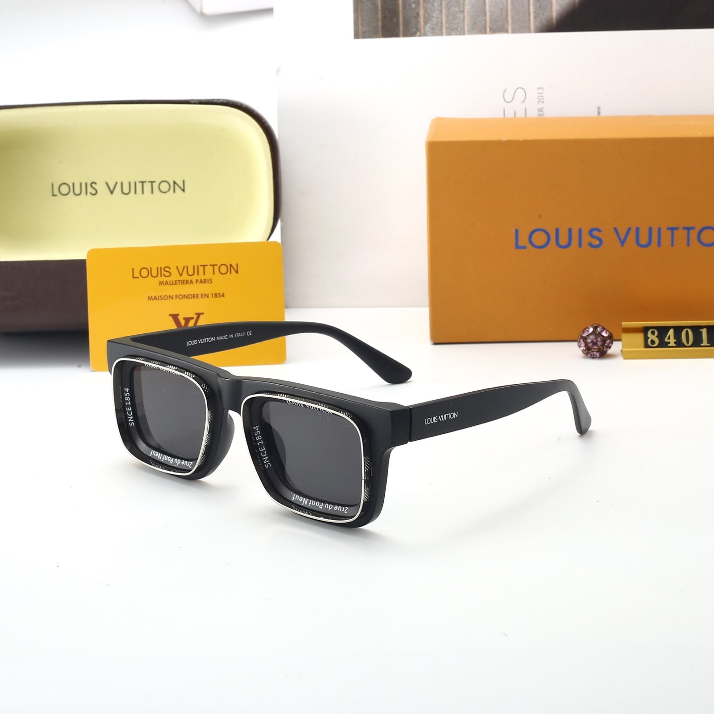 4-color UV-proof HD lenses. fashionable and versatile. super beautiful