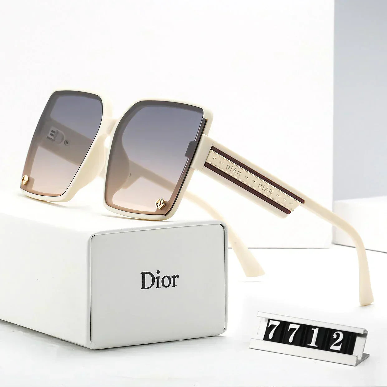 4 color fashion letter double color polarized sunglasses